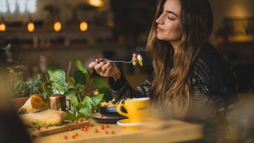 The ultimate beginners guide to mindful eating every day